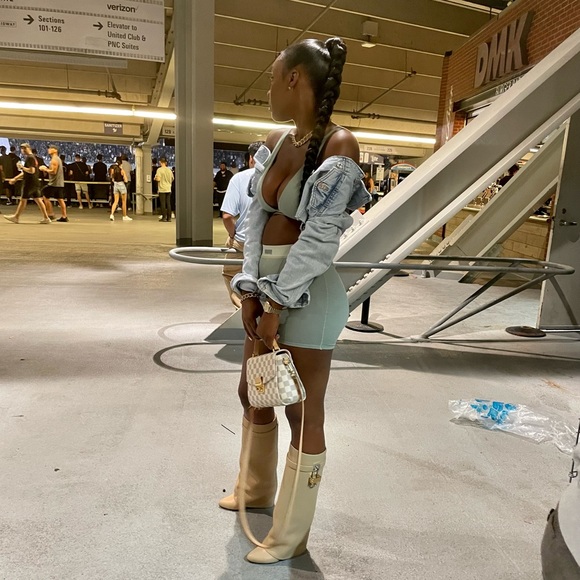 Meet your Posher, Bonnie - Picture 2 of 2